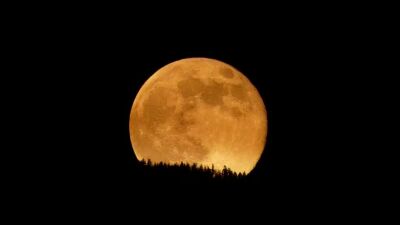 Imagem da notícia Última superlua de 2025 ilumina o céu nesta quinta-feira (4); confira o melhor horário para observar